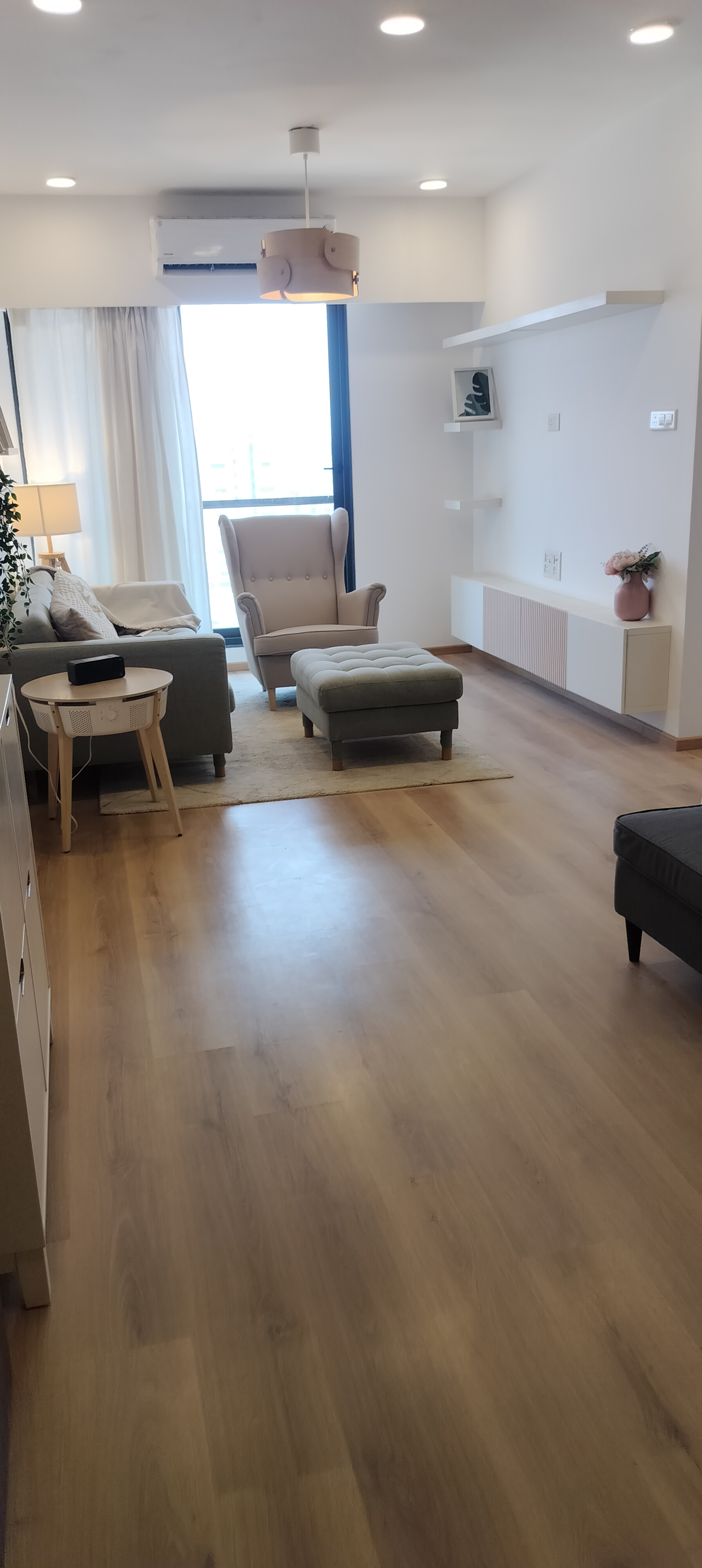 2 BHK Apartment For Sale in Dev Leo Tower