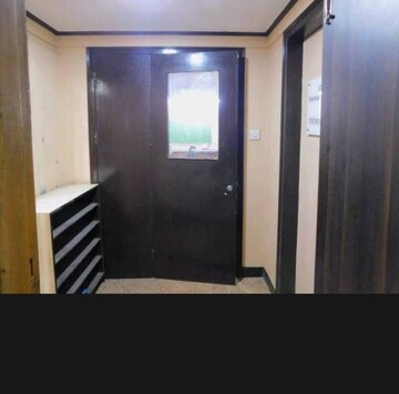 Room in  Office Space at Kandivali East – for Rent