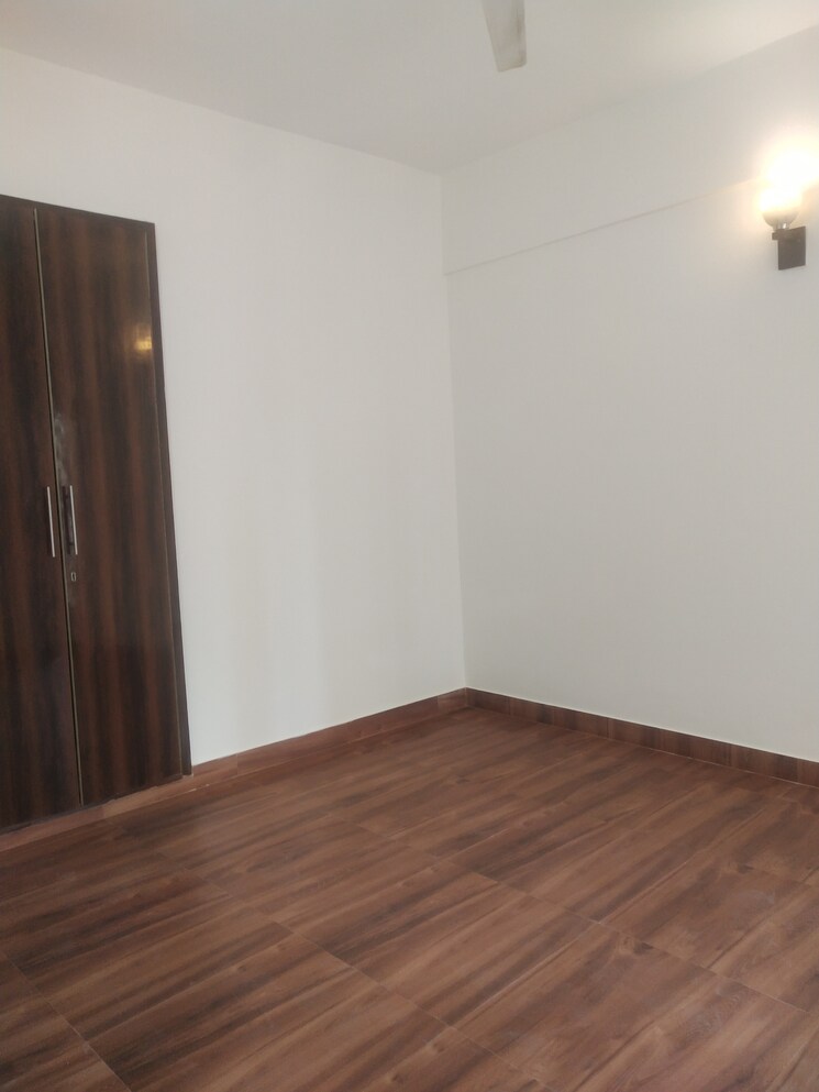 Room, moti nagar 3 Bedroom 1604 Sq.Ft. Apartment In Moti Nagar Delhi 8391436