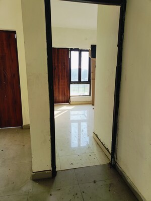 Room in 2 BHK Apartment at Gt Road – for Sale