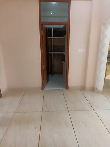 Room in 2 BHK Apartment at Gardenia Glory, Sector 46 – for Rent