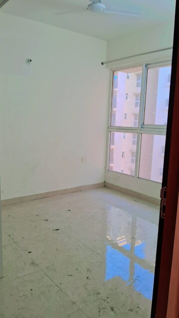 Room in 2 BHK Apartment at Signature Global Proxima, Sector 89 – for Rent