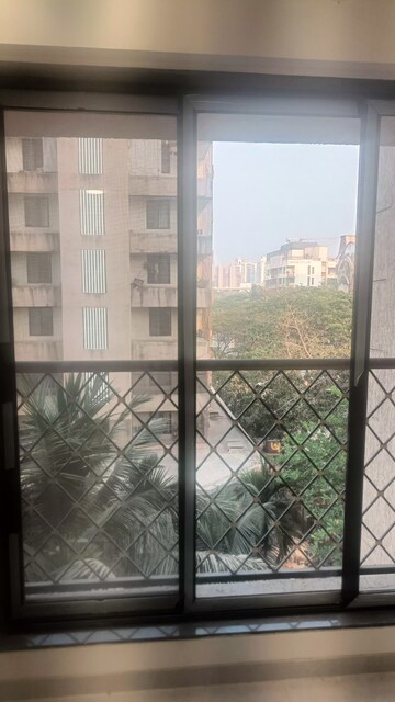 Balcony in 2.5 BHK Apartment at Kandivali West – for Rent