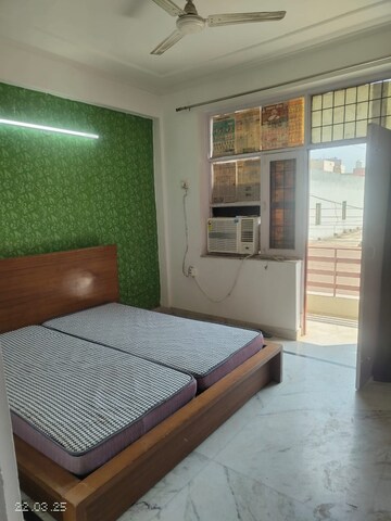 Bedroom in 2 BHK Builder Floor at Saurabh Niwas, Sector 40 – for Rent