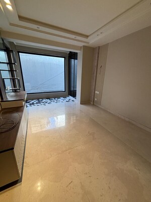 Room in 4 BHK Builder Floor at Rajouri Garden – for Sale