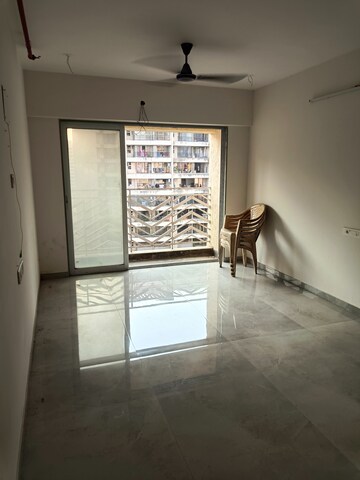 2 BHK Apartment For Rent in K Hemani Login, Kandivali West