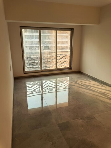 Room in 2 BHK Apartment at K Hemani Login, Kandivali West – for Rent