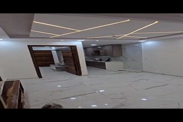 Parking in 2 BHK Builder Floor at Rohini Sector 16 – for Sale