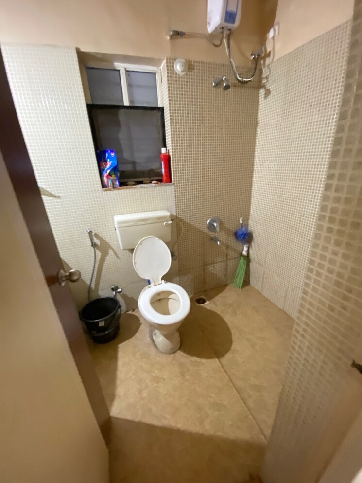 Bathroom, kumar-palmgrove 2 Bedroom 1150 Sq.Ft. Apartment In Kondhwa Pune 8391848