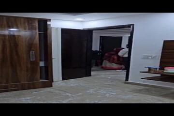 Parking in 3 BHK Builder Floor at Rohini Sector 16 – for Sale