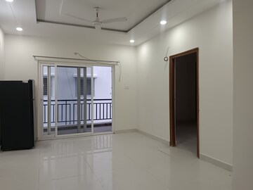 Room in 3 BHK Apartment at Kondapur – for Rent