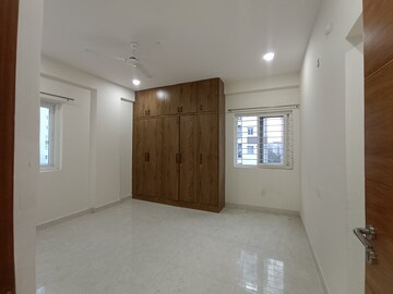 Room in 3 BHK Apartment at Kondapur – for Rent