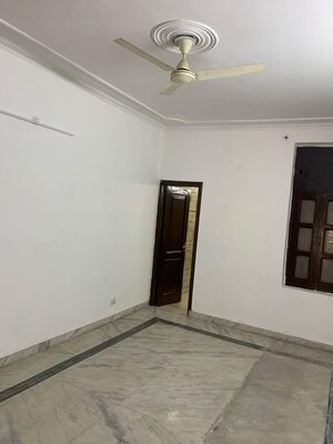 Room in 6+ BHK Independent House at Sector 40 – for Sale