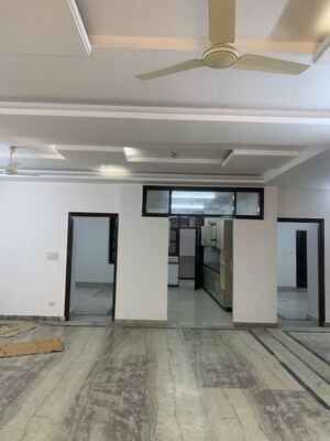 Room in 6+ BHK Independent House at RWA Apartments, Sector 31 – for Sale