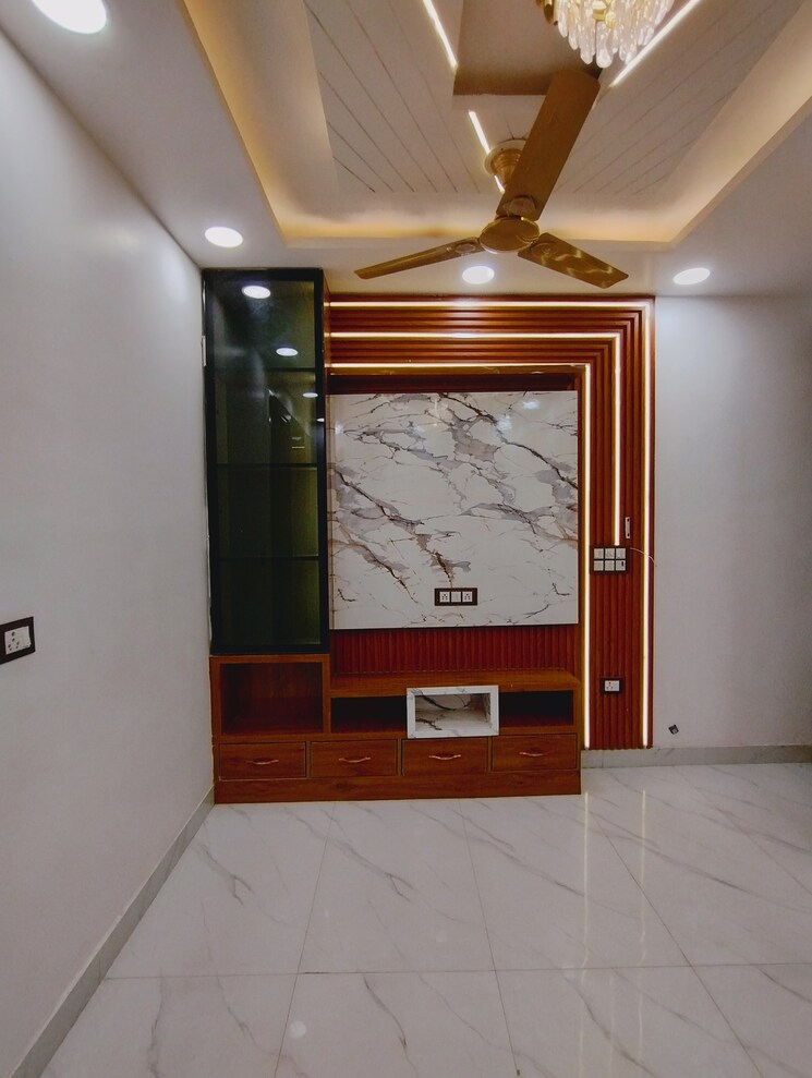 undefined, om vihar 2 Bedroom 600 Sq.Ft. Builder Floor In Om Vihar Delhi 8392257