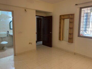 Room in 2 BHK Apartment at Purva Fairmont, Hsr Layout – for Rent