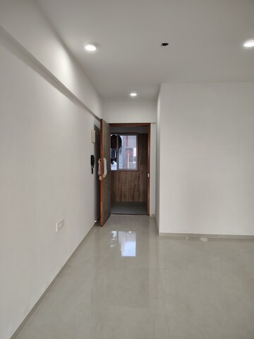 Room in 1.5 BHK Apartment at Acharat Baug, Santacruz West – for Sale