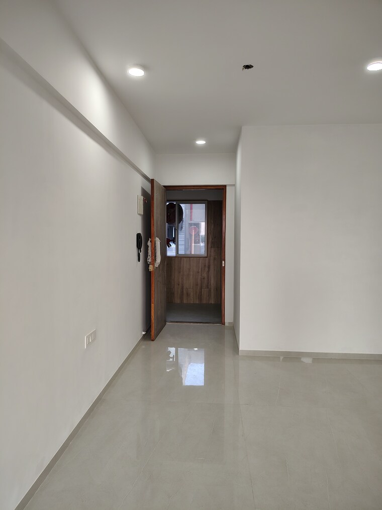 Room, acharat-baug 1.5 Bedroom 401 Sq.Ft. Apartment In Santacruz West Mumbai 8392299