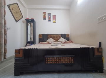Bedroom in 2.5 BHK Builder Floor at Pandav Nagar – for Sale