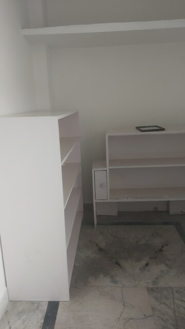 Furnished Amenities in 1.5 BHK Builder Floor at Mayur Vihar – for Rent