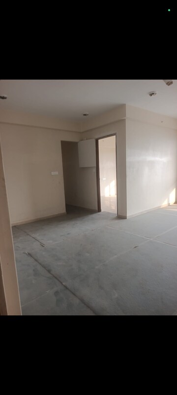 Room in 3 BHK Apartment at Shivdham CHS Santacruz, Santacruz West – for Rent