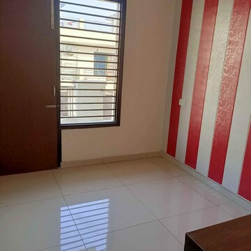 Room in 3.5 BHK Builder Floor at Kishanpura – for Rent