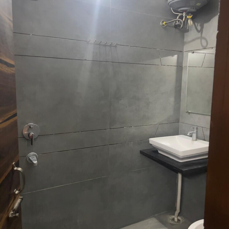 Bathroom, vip road 3 Bedroom 1220 Sq.Ft. Builder Floor In Vip Road Zirakpur 8392421