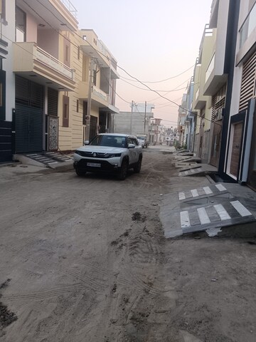 Parking in 3 BHK Independent House at Ganga Nagar – for Sale