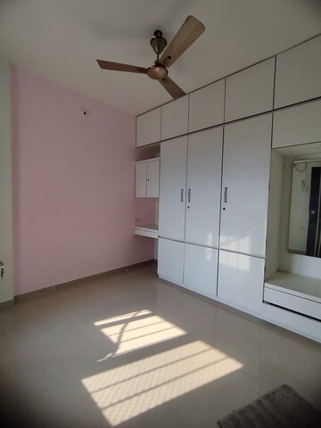 Bedroom in 1.5 BHK Apartment at Dosti Vihar, Samata Nagar – for Rent