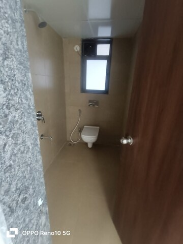 Room in 2 BHK Apartment at Sheth Vasant Lawns, Laxmi Nagar – for Rent