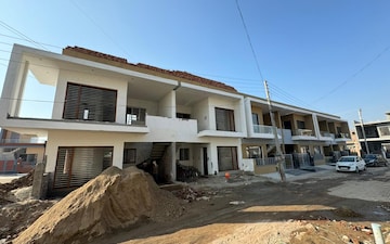 Showroom For Rent in Sector 8