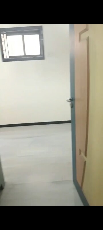 Room in 1.5 BHK Apartment at Kurla East – for Rent