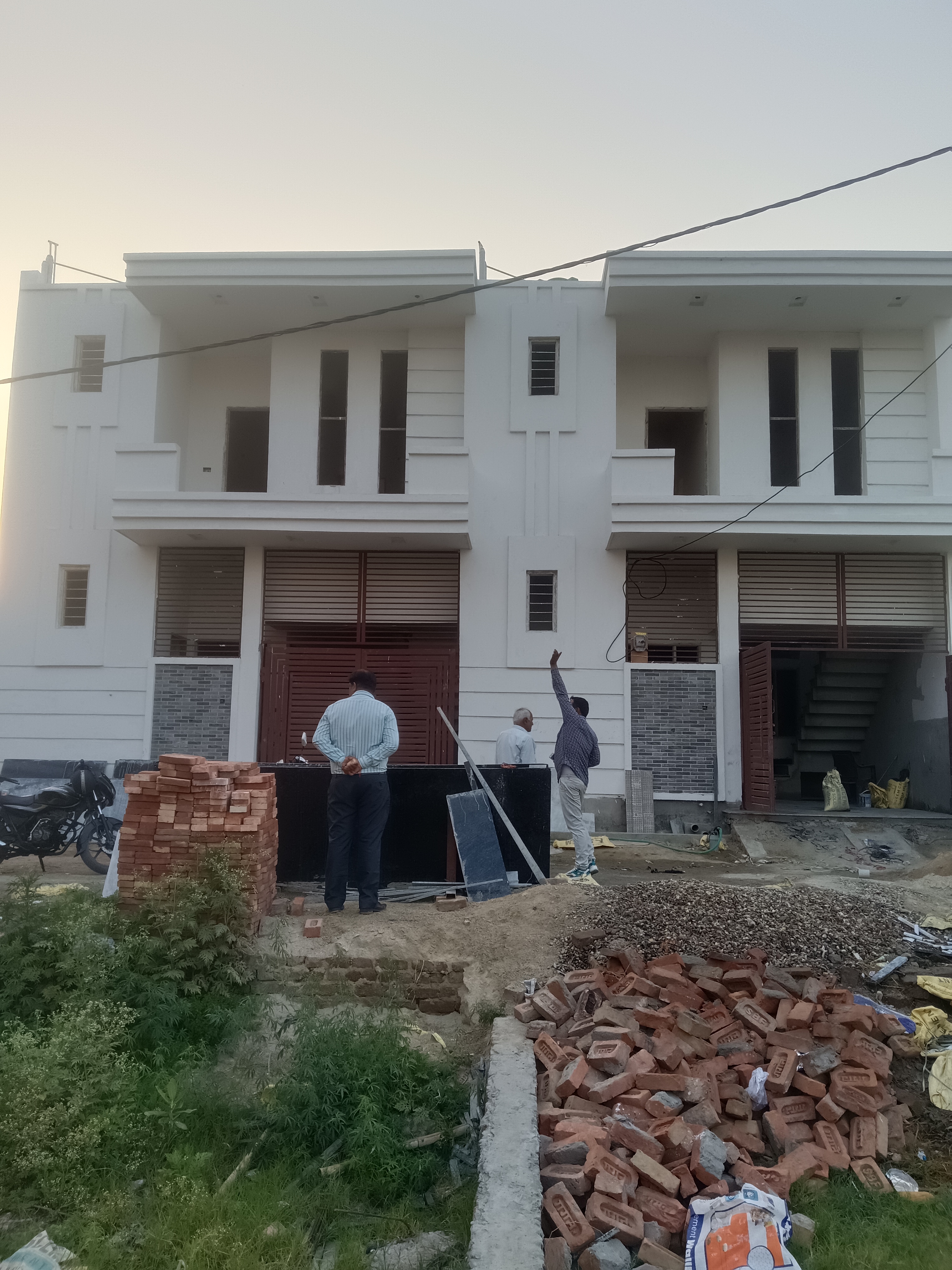 3 BHK + Servant Room Independent House For Sale in Krishna Nagar