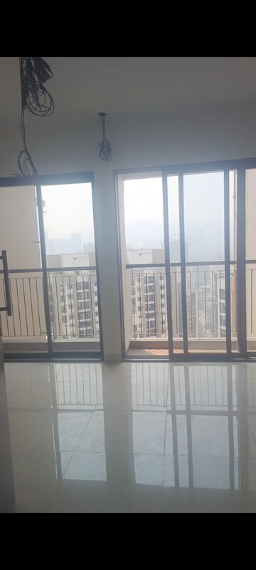 Room in 4 BHK Apartment at Runwal Eirene, Balkum Pada – for Sale