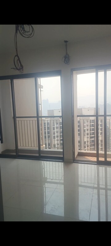 Room in 4 BHK Apartment at Runwal Eirene, Balkum Pada – for Sale