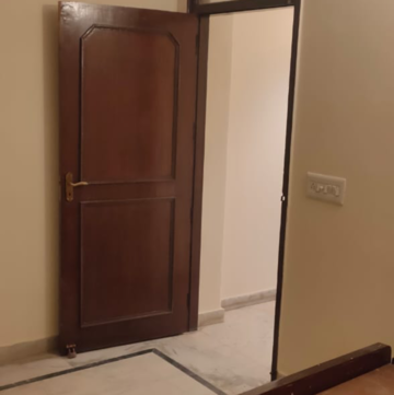 Room in 3 BHK Builder Floor at Malviya Nagar – for Rent