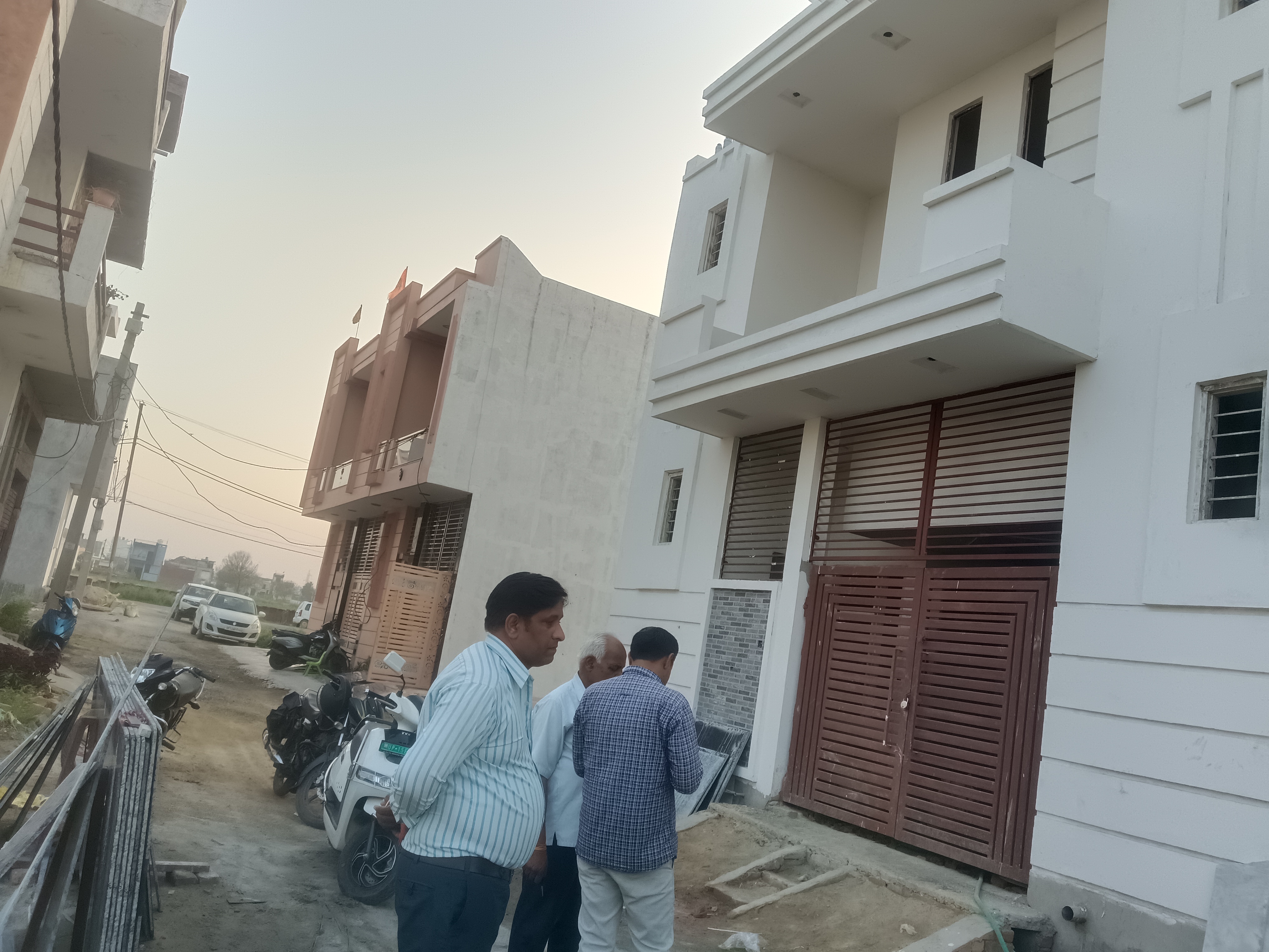 3 BHK + Servant Room Independent House For Sale in Krishna Nagar