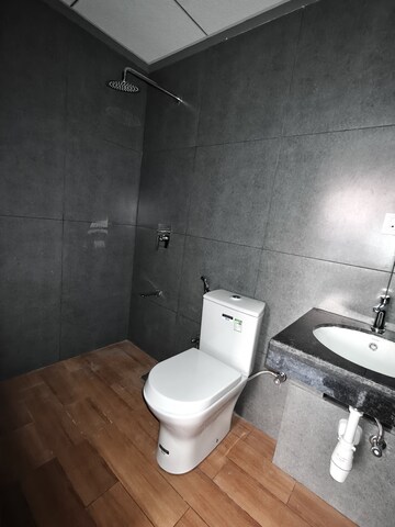 Bathroom in 2 BHK Apartment at Kalpataru Paramount B, Kapur Bawdi – for Sale