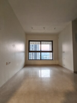 Room in 2 BHK Apartment at Kalpataru Paramount B, Kapur Bawdi – for Sale