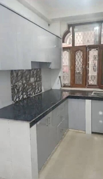 Kitchen in 2 BHK Builder Floor at RWA Apartments Sector 40, Sector 40 – for Rent