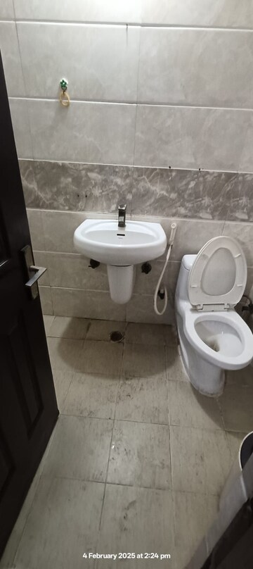 Attached Bathroom in 2 BHK Apartment at Amrapali Silicon City, Sector 76 – for Rent