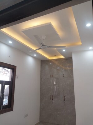 Furnished Amenities in 2 BHK Builder Floor at Vaishali Sector 4 – for Sale