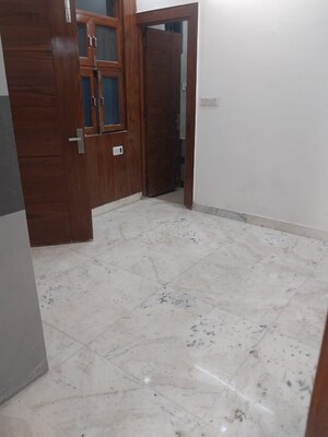 Room in 2 BHK Builder Floor at Vaishali Sector 4 – for Sale