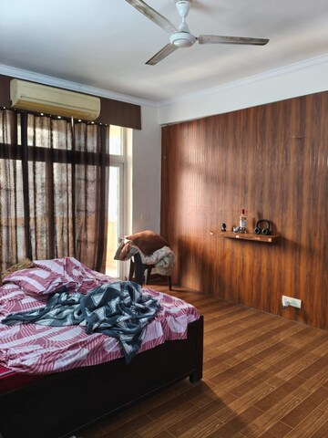 Bedroom in 2 BHK Apartment at Supertech Cape Town, Sector 74 – for Rent