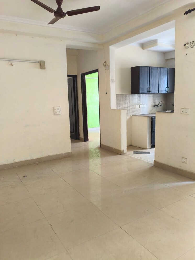 Room, amrapali-silicon-city 2 Bedroom 1075 Sq.Ft. Apartment In Sector 76 Noida 8392510