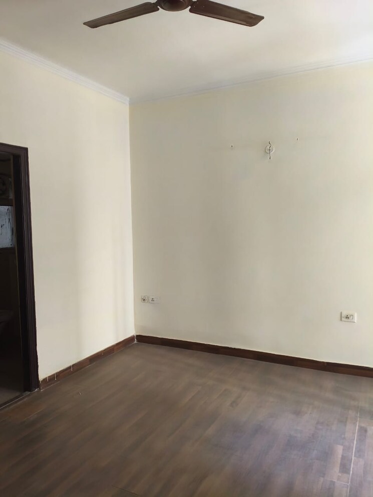 Room, amrapali-silicon-city 2 Bedroom 1075 Sq.Ft. Apartment In Sector 76 Noida 8392510