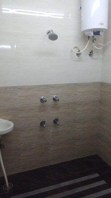 Room in 1 BHK Builder Floor at Koramangala – for Rent