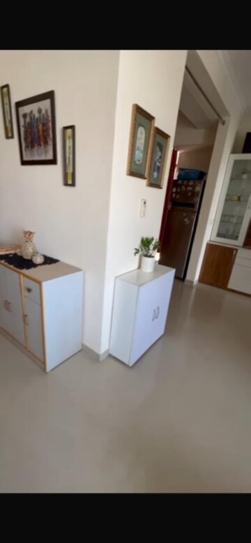 Master Bedroom in 3 BHK Apartment at Omaxe R2, Gomti Nagar – for Rent