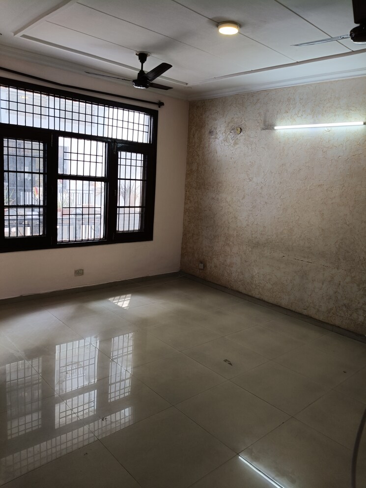 Room, peer mucchalla 2 Bedroom 1400 Sq.Ft. Apartment In Peer Mucchalla Zirakpur 8392534
