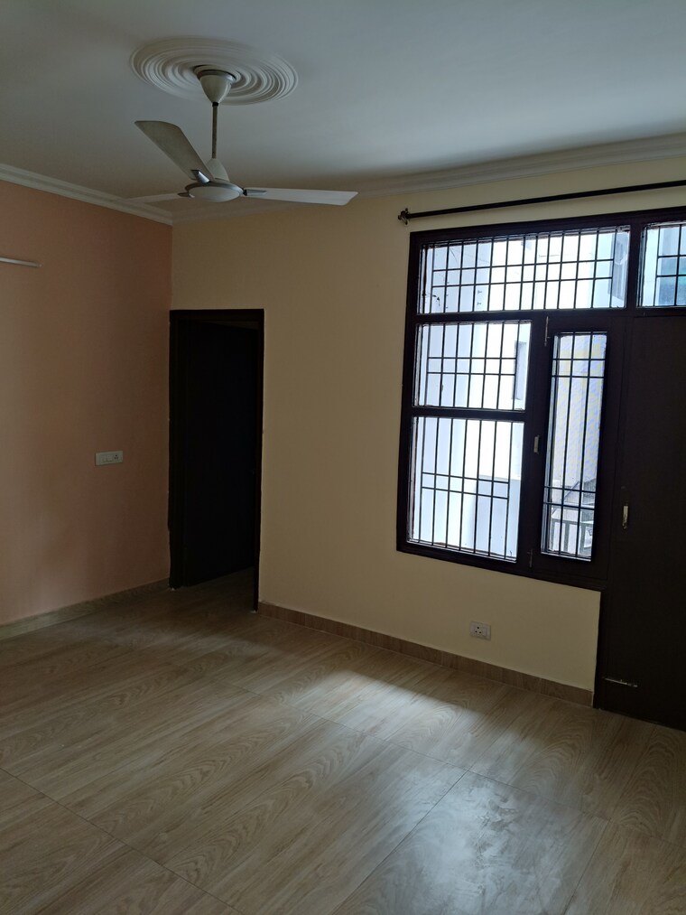 Room, pir machalla 2 Bedroom 1400 Sq.Ft. Apartment In Pir Machalla Zirakpur 8392534